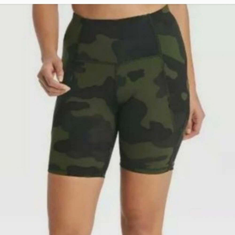 all in motion Women's Camo High-Rise Bike Shorts - Green/Black
